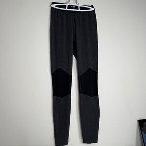 Icebreaker's Merino 260 Zone men's heavyweight base layer. Size Small